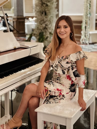 Gallery photo 9 of Georgy Manterola | Solo Piano & Custom Ensembles