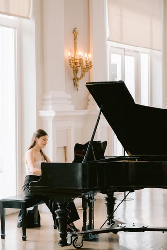 Gallery photo 7 of Georgy Manterola | Solo Piano & Custom Ensembles