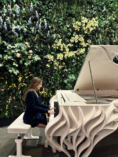 Gallery photo 13 of Georgy Manterola | Solo Piano & Custom Ensembles