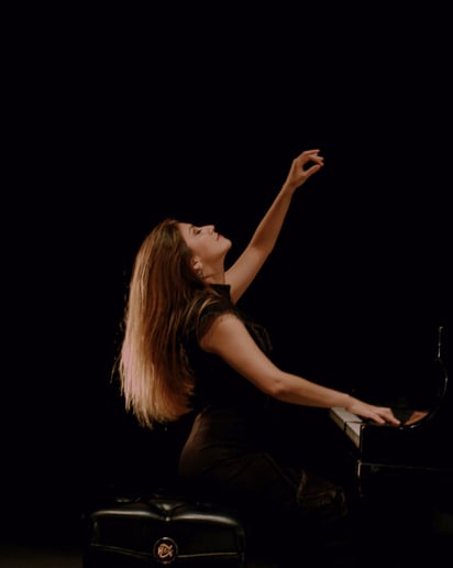 Gallery photo 14 of Georgy Manterola | Solo Piano & Custom Ensembles