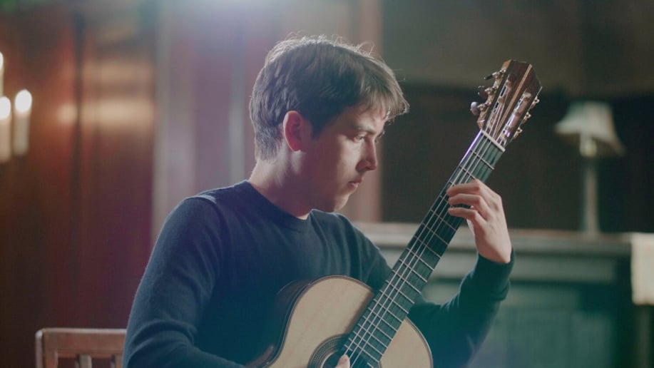Gallery photo 2 of Xavier Jara, Classical Guitarist