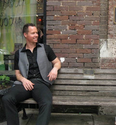 Gallery photo 2 of Intimate Singer/Songwriter Opryland Perf