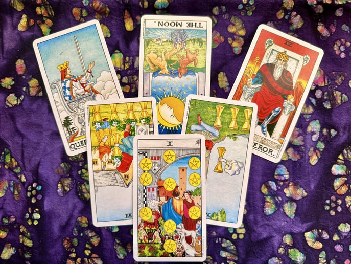Gallery photo 1 of Intuitive Tarot with Erica Phillips