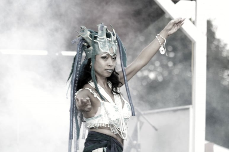 Gallery photo 1 of Invoketress Dance