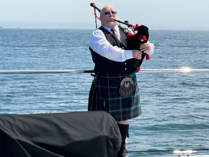 Gallery photo 13 of IPIPEIT Bagpiper For Hire