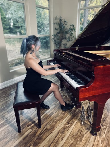 Gallery photo 5 of Iris Piano and Keyboards