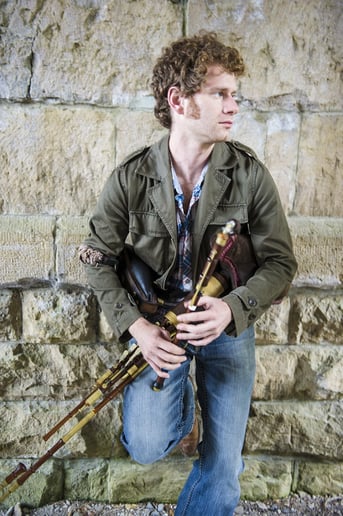 Gallery photo 2 of Isaac Alderson - Irish and Celtic folk music