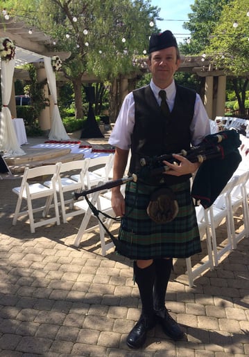 Gallery photo 4 of Irish Piper