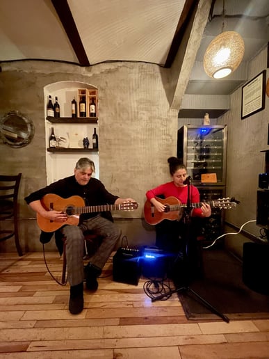 Gallery photo 3 of Isa & Gabriel Duo