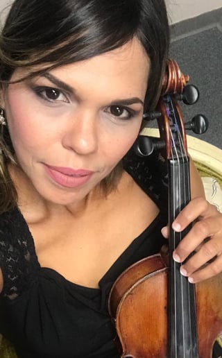 Gallery photo 3 of Ivette Ferreira