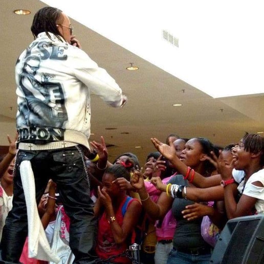 Gallery photo 4 of Iyse Gibson