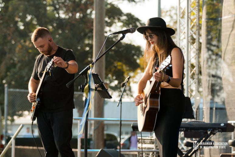 Gallery photo 2 of IZI band - soulful atmospheres