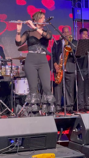 Gallery photo 3 of IZIS La Enfermera de la Salsa