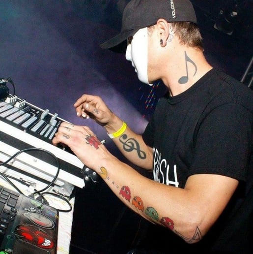 Gallery photo 1 of J4ckm00n