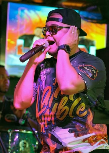 Gallery photo 4 of J Lee