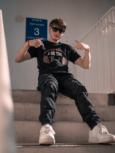 Gallery photo 1 of J on the Beat