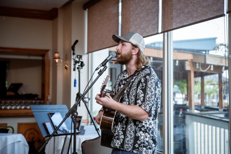 Gallery photo 4 of Jack Mangene - Acoustic