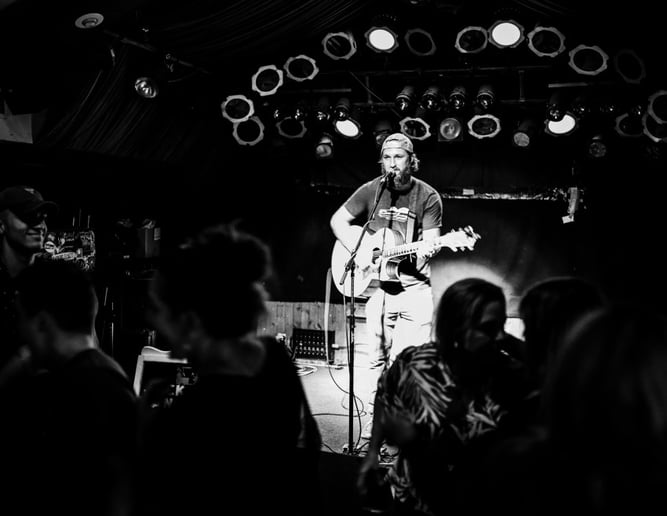 Gallery photo 3 of Jack Mangene - Acoustic