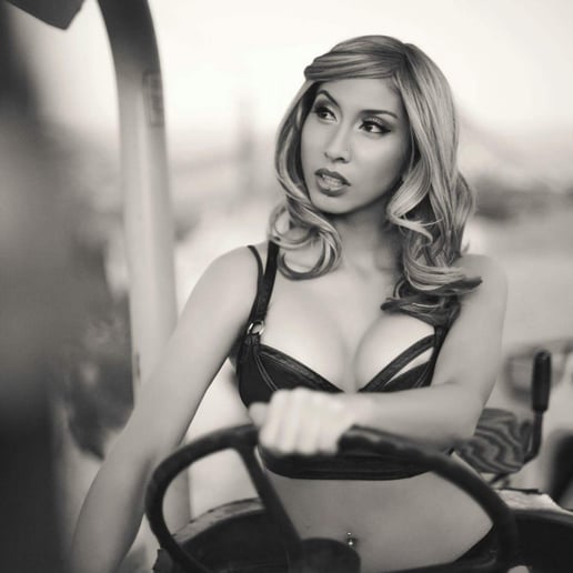 Gallery photo 4 of Jackie Daneri