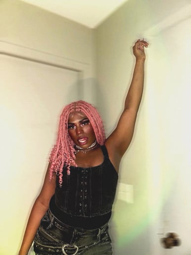 Gallery photo 3 of Jade Avenue - Drag Queen