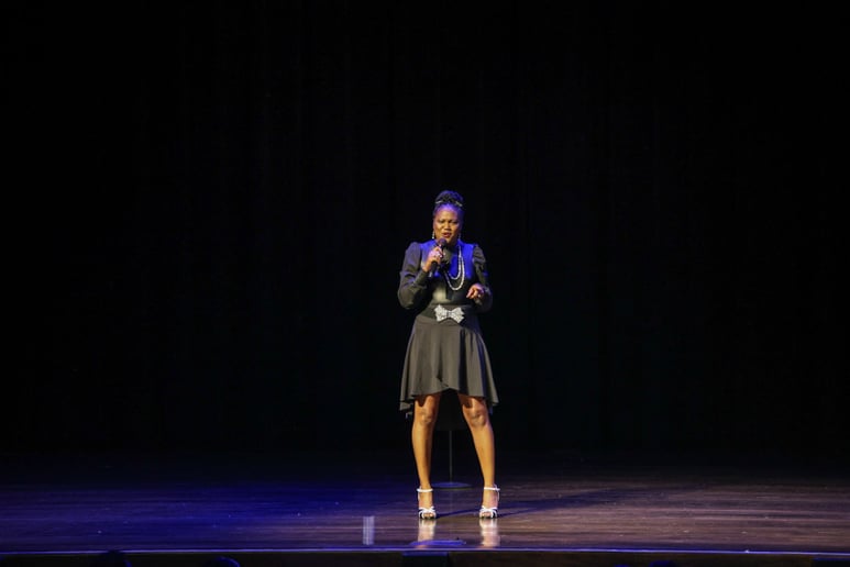 Gallery photo 7 of Jae Henderson Clean Comedian
