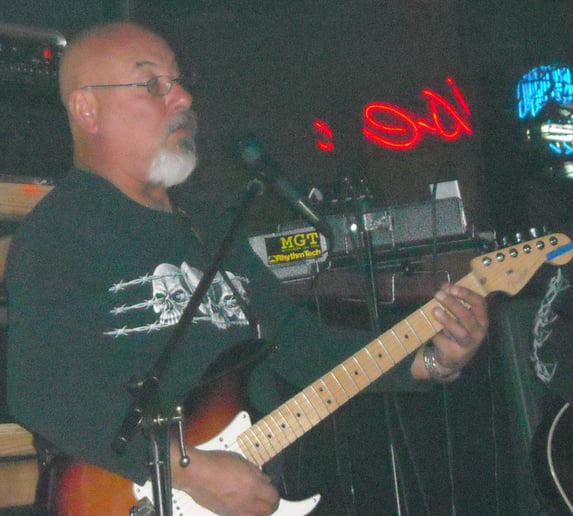 Gallery photo 4 of Jake & The Invisibles