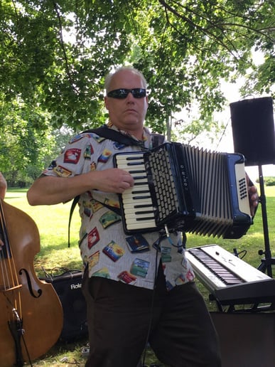 Gallery photo 8 of James Day and the Fish Fry