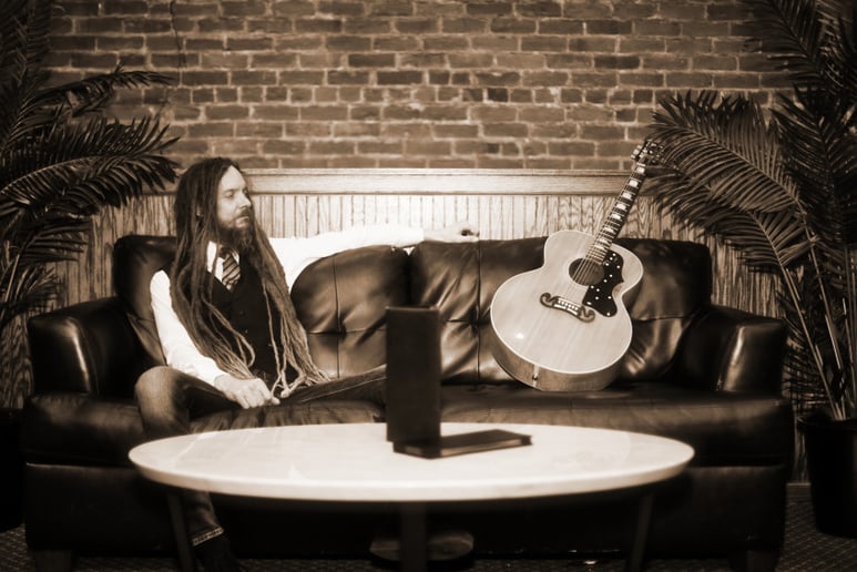 Gallery photo 3 of James Dean Acoustic