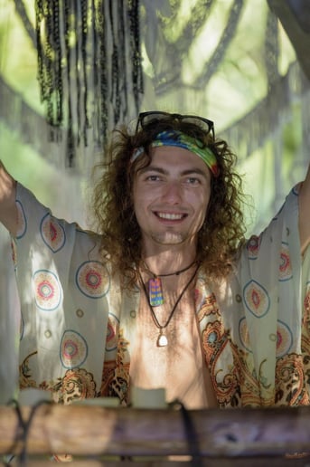 Gallery photo 4 of JamGuru Live!