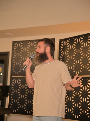 Gallery photo 1 of Jamie Arnett
