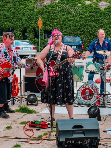 Gallery photo 2 of Jane Rose and The Deadends