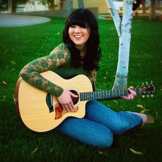 Gallery photo 6 of Janelle Loes