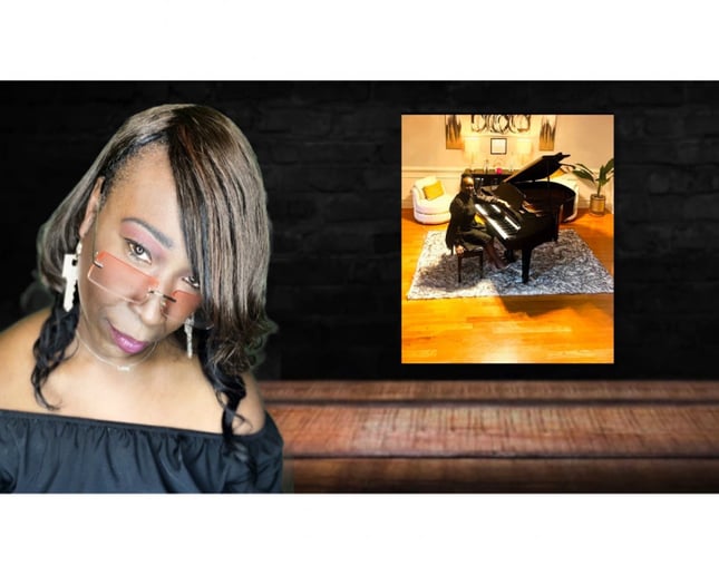 Gallery photo 3 of Janet Plays Keyz