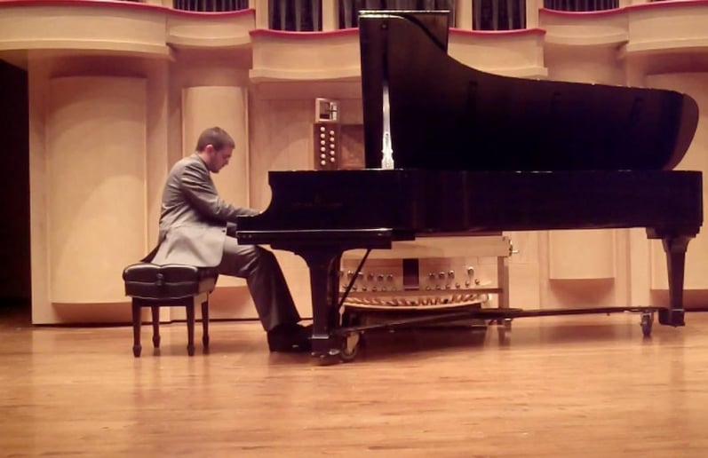 Gallery photo 2 of Jared Jones - live piano music