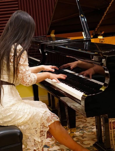 Gallery photo 8 of Jasmine the Pianist