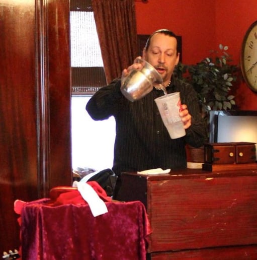 Gallery photo 2 of Jason Hamilton Magical Entertainer