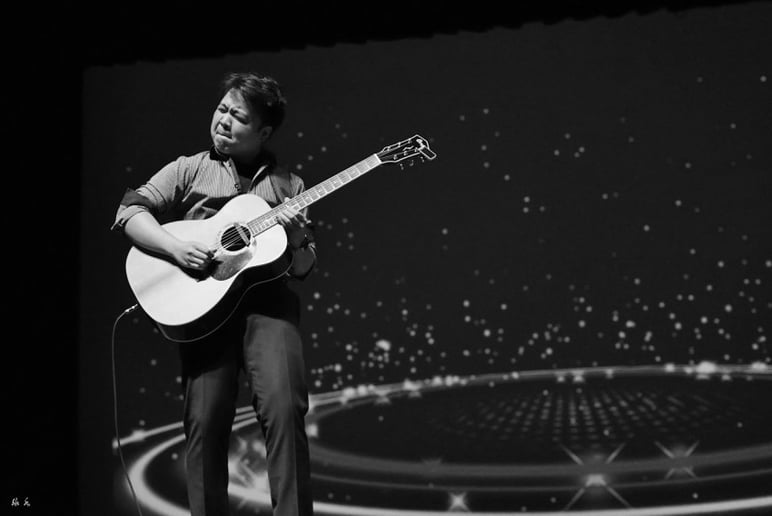 Gallery photo 12 of Jason Ji Guitarist
