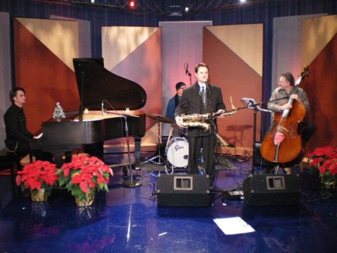 Gallery photo 2 of Jason Weismann and the 'Q'