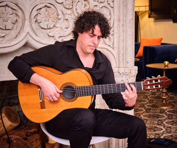 Gallery photo 2 of Javier Suarez Guitarist
