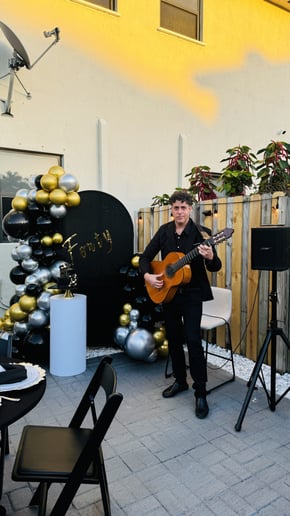 Gallery photo 9 of Javier Suarez Guitarist
