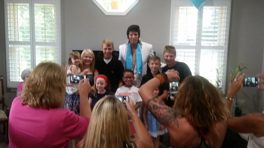 Gallery photo 8 of Jay Allan's Legendary Elvis Tribute Show