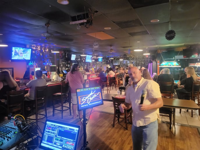 Gallery photo 5 of Songstress Karaoke & Entertainment