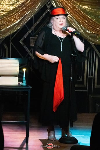 Gallery photo 4 of Jayne Illusionist