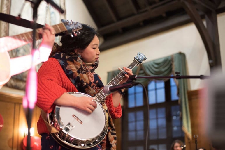Gallery photo 1 of Yuexin Chen - Jazz Banjoist - the Do-Rights! Jazz Band