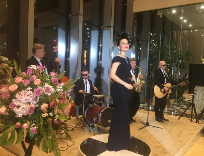 Gallery photo 1 of Jazz singer Victoria