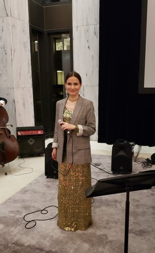 Gallery photo 4 of Jazz singer Victoria