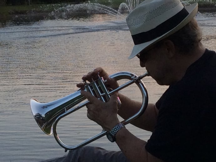 Gallery photo 5 of Jazz solo musician