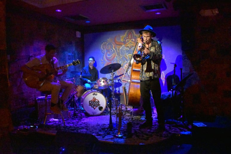 Gallery photo 1 of Jazz/Funk Guitarist