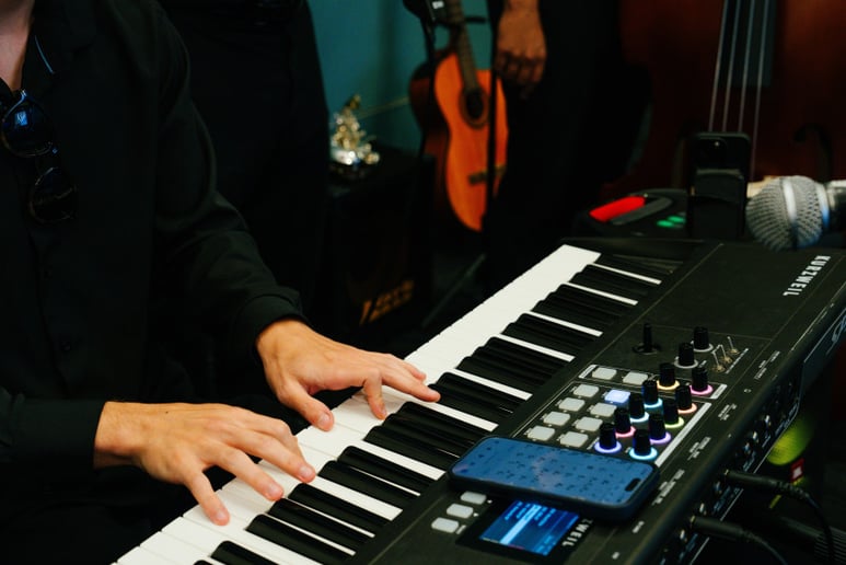 Gallery photo 6 of Guillermo Tomas - Jazz/Wedding/Solo/Duo/Trio/Quartet