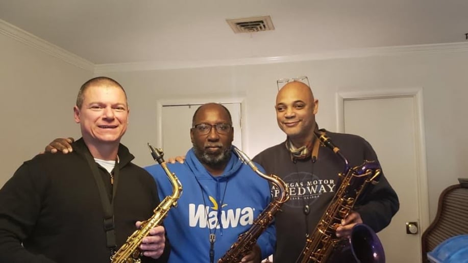 Gallery photo 4 of Jazzy Sax Man